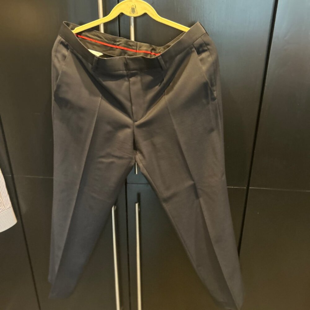 Hugo Boss size 40S dress pants